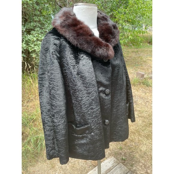 Vintage Black Crushed Velvet Coat With Fur Collar - Picture 13 of 16
